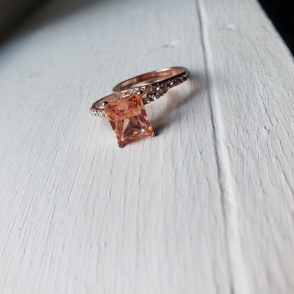 BRAND NEW Rose Gold Morganite Style Ring Set Size6
